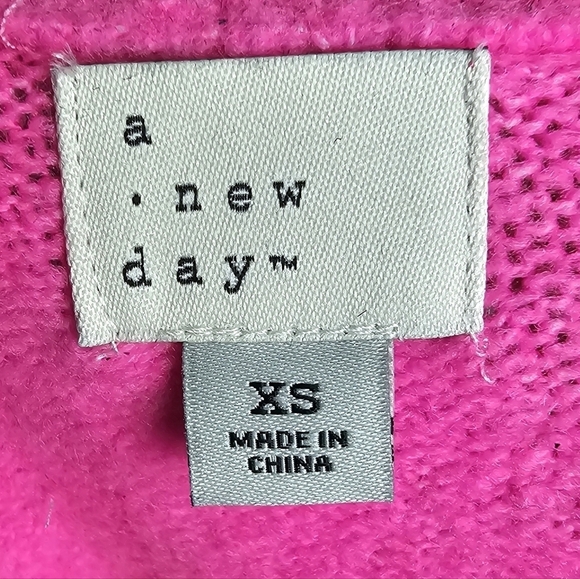 Crewneck Graphic Warm Fuzzies Pullover Pink Sweater | A New Day | OVERSIZED XS - Picture 8 of 11